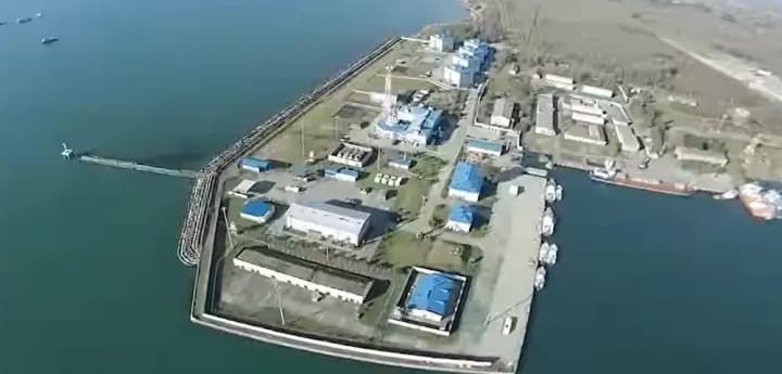 russia has almost completed the construction of a military port in the occupied part of Georgia - media