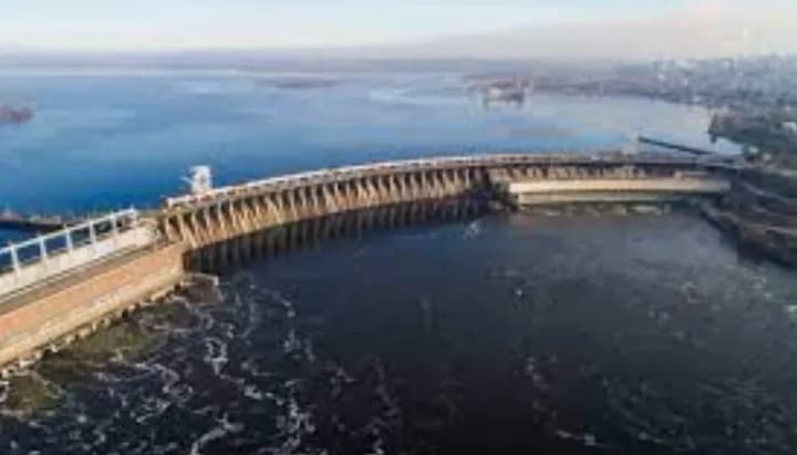 Рух через греблю Дніпровської ГЕС повністю закритий – поліція