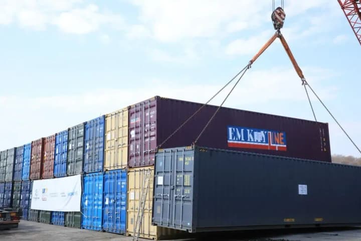 Украина получила 12 модульных мостов от Всемирного банка