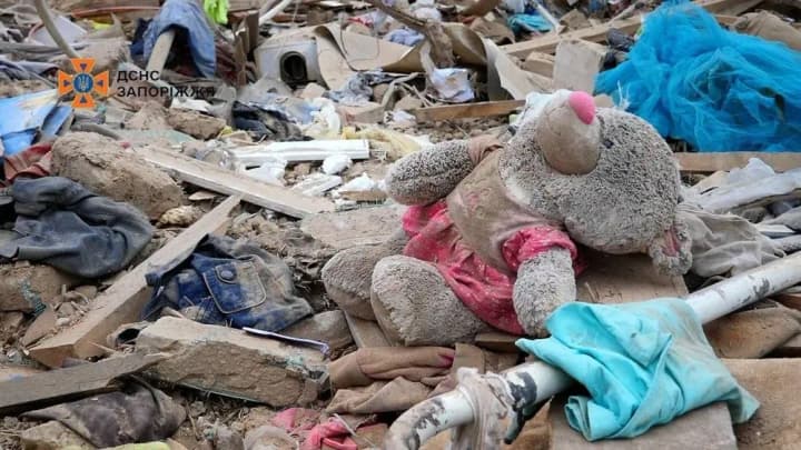 Троє загиблих та 25 поранених: у Запоріжжі завершили пошукову операцію на місцях ракетних ударів