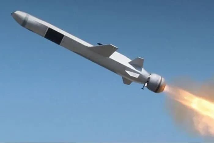 Польща вимагатиме від росії пояснень, чому російська ракета порушила польський повітряний простір