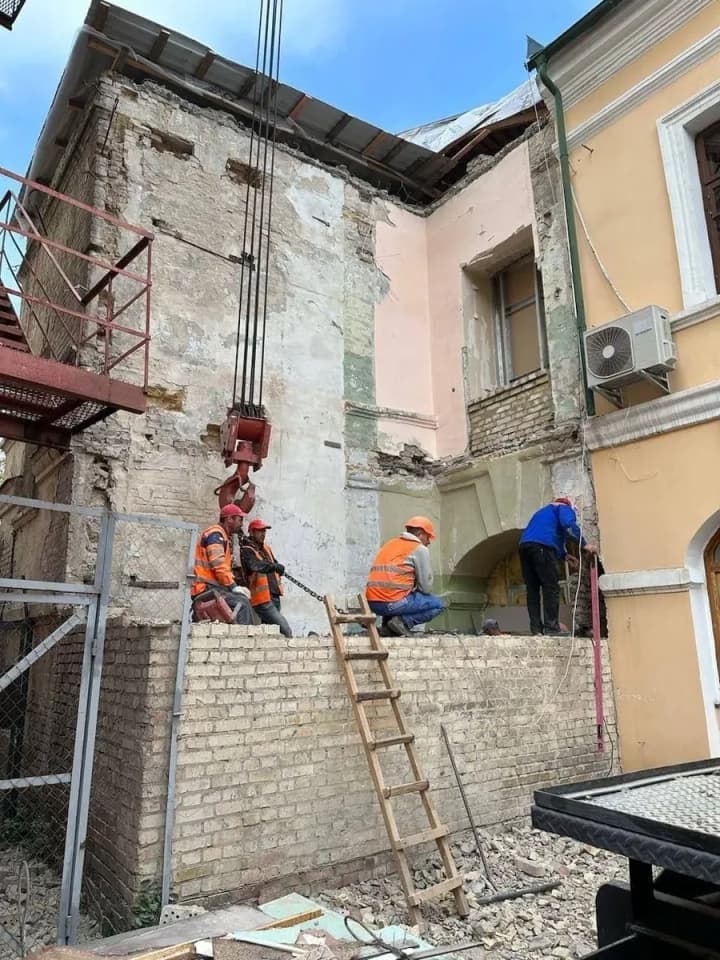 Kyiv-Mohyla Academy fined for not allowing inspectors to rebuild Brotherhood cells - Ministry of Renovation