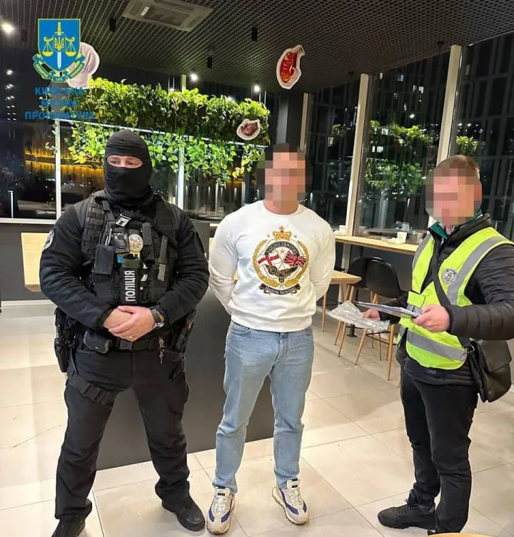 Товар из Нидерландов за криптовалюту и оборот в 12 миллионов: в Киеве накрыли наркодилеров с килограммом кокаина