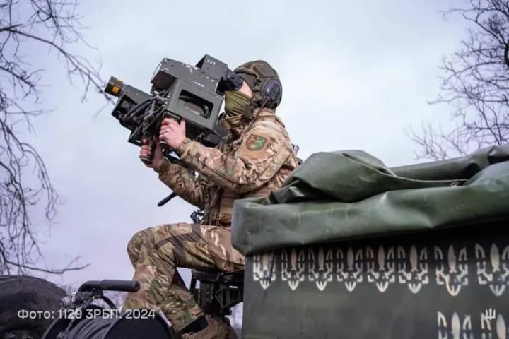 россияне с помощью авиации пытаются прорвать оборону Украины на нескольких направлениях - Генштаб