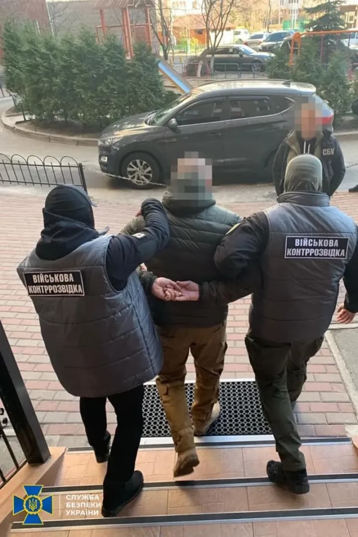 Під виглядом капелана хотів шпигувати за десантниками: затримали "крота" російського гру