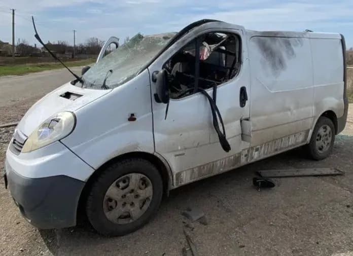 На Нікопольщині ворожий дрон поцілив у автівку: є загиблий та поранений