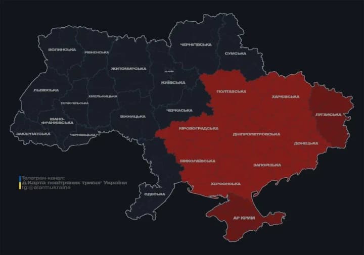 Large-scale ballistic missile threat detected in several regions of Ukraine