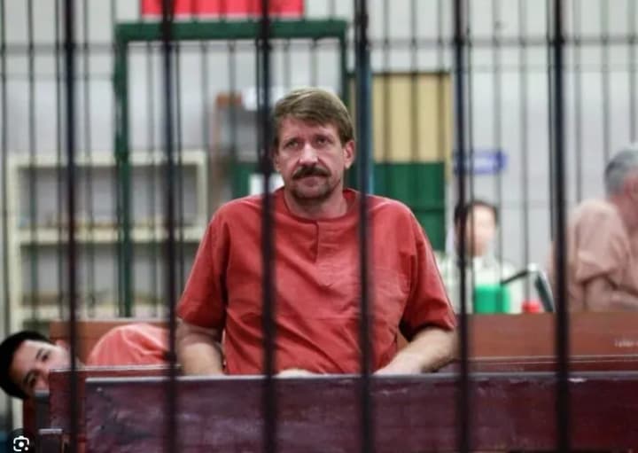 У Севастополі відкрили виставку торговця зброєю Віктора Бута, засудженого в США на 25 років