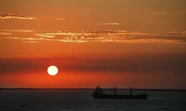 Shipwreck off Mozambique: at least 90 dead