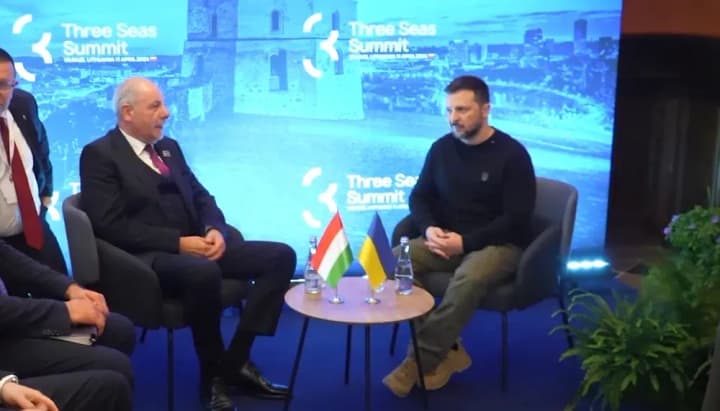 Обговорили саміт та можливість безпекової угоди: Зеленський вперше зустрівся з презентом Угорщини