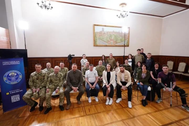 Реабілітація після повернення з російського полону: про що Єрмак говорив із колишніми військовополоненими