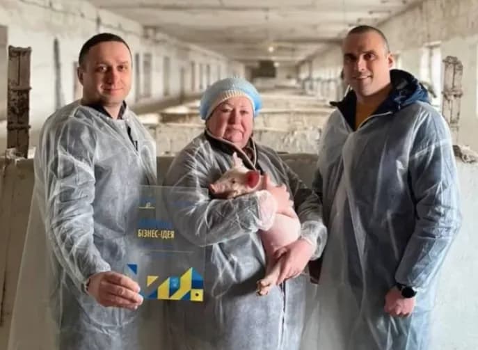 Active and hard-working: the winner of the "Do Your Own" contest is developing a business of raising "ecological" piglets