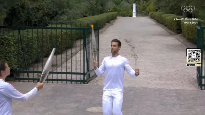Paris 2024: the Olympic Torch Relay has started