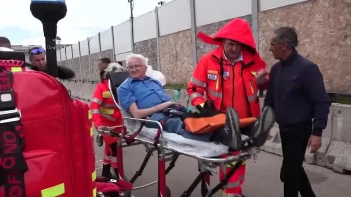 У Неаполі пором з людьми врізався у пірс: поранені щонайменше 29 осіб, на борту були дипломати G7