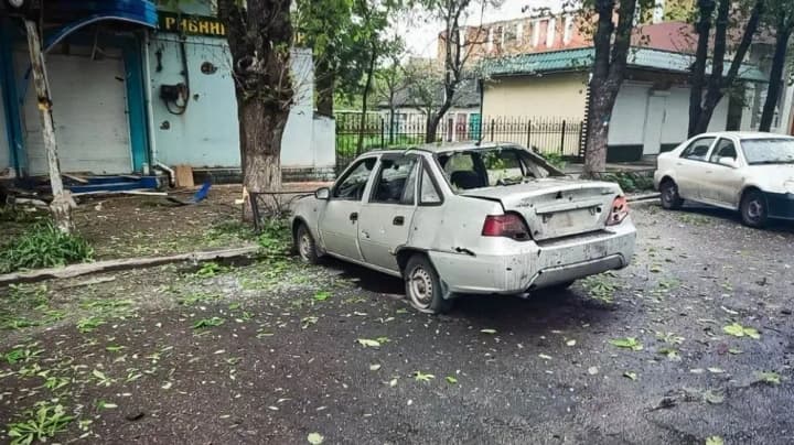 У Сумах росіяни вдарили ракетою по цивільній інфраструктурі