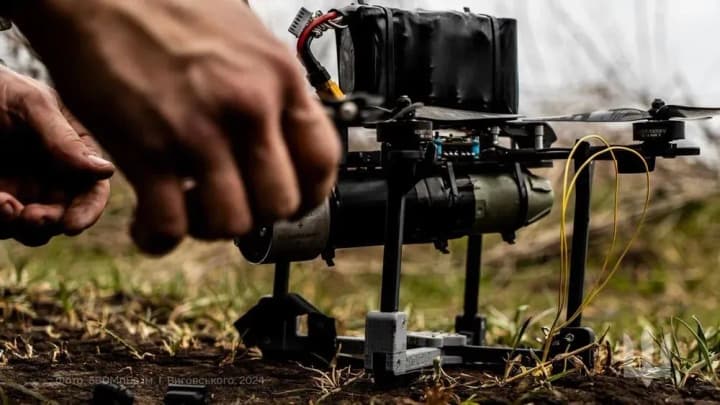 Контррозвідники СБУ  за місяць спалили дронами 11 танків та 24 ББМ рф