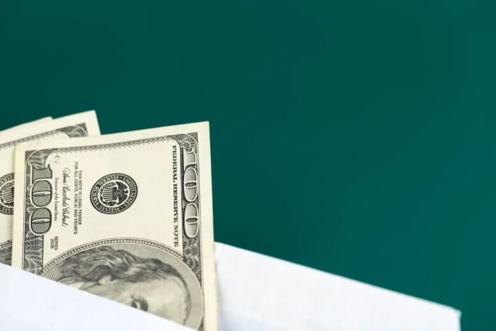 Currency exchange rate as of April 22: the dollar rose by 18 kopecks