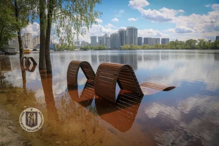 В Киеве уровень воды в Днепре повысился до самого высокого за весну