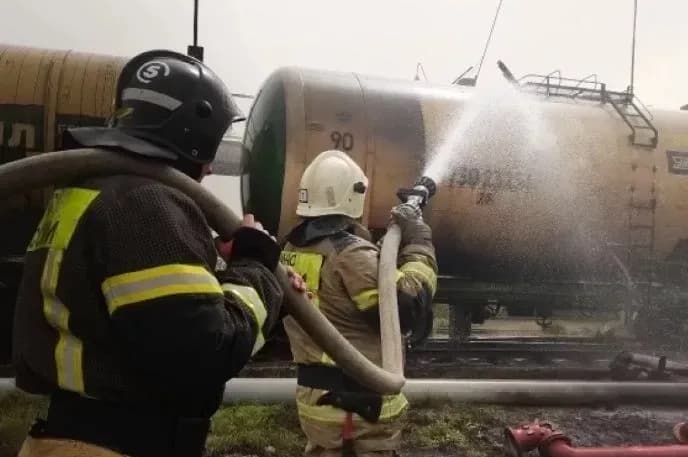 In occupied Crimea, 1 person killed and 2 injured due to tank cars catching fire near Simferopol