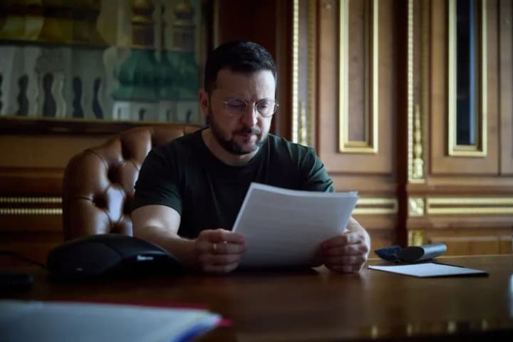 It is important to send the next defense packages to Ukraine as soon as possible: Zelenskyy talks to Speaker of the House and Senate leaders