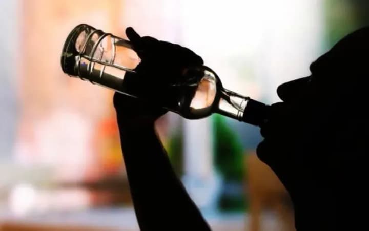 В восьми регионах рф введен частичный "сухой закон" на майские праздники