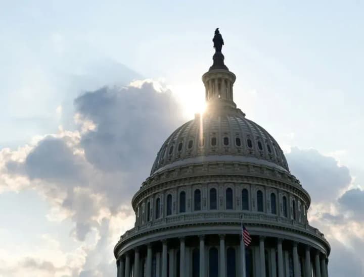 Білий дім зобов’язав розвідку США ділитися даними про КНР та рф з приватним сектором та міжнародними партнерами