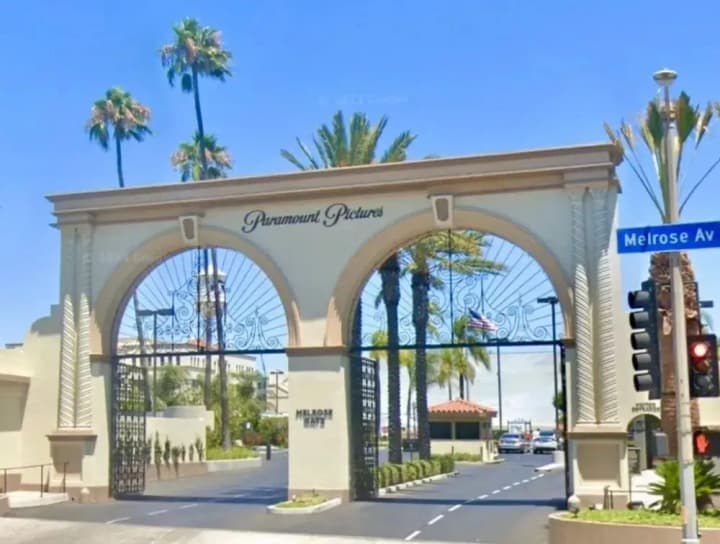 Paramount в течение 10 лет является источником слухов о возможном выкупе, сегодня переговоры завершаются