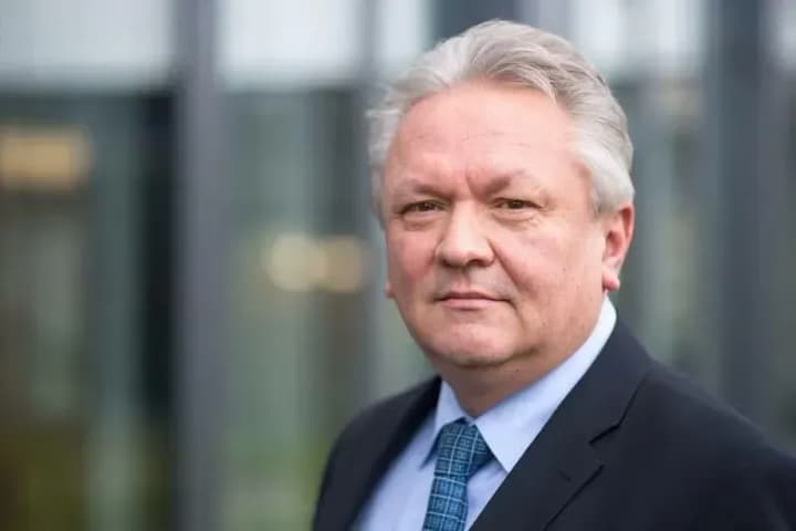 Ukraine to receive long-range artillery shells from Rheinmetall in 2024