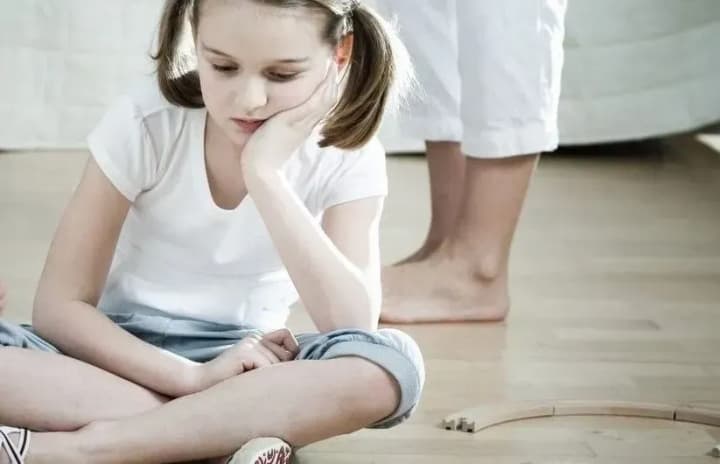 Рада планує встановити штрафи для батьків за ухилення від забезпечення навчання та виховання дітей