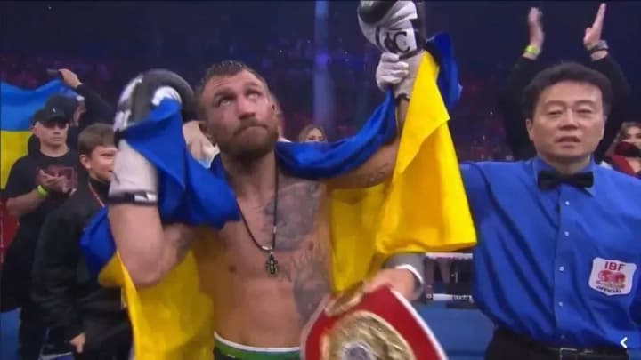 Ломаченко переміг Камбососа і став чемпіоном світу в легкій вазі