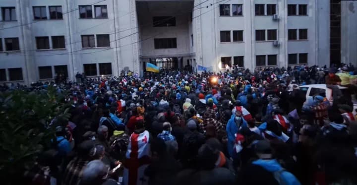 У парламенті Грузії підтримали закон про "іноагентів" за хвилину