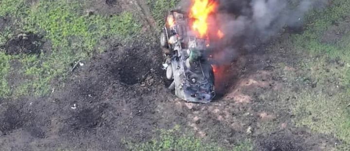 Оборона Вовчанська: прикордонники показали, як нищать техніку окупантів на околицях міста 