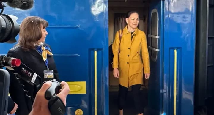German Foreign Minister Berbock arrives in Kyiv on an unannounced visit