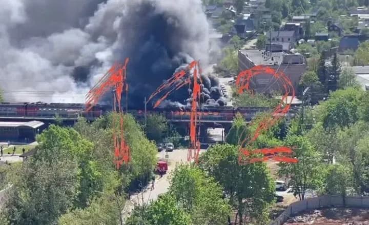 A fire engulfed a commuter train near Moscow, passengers were evacuated