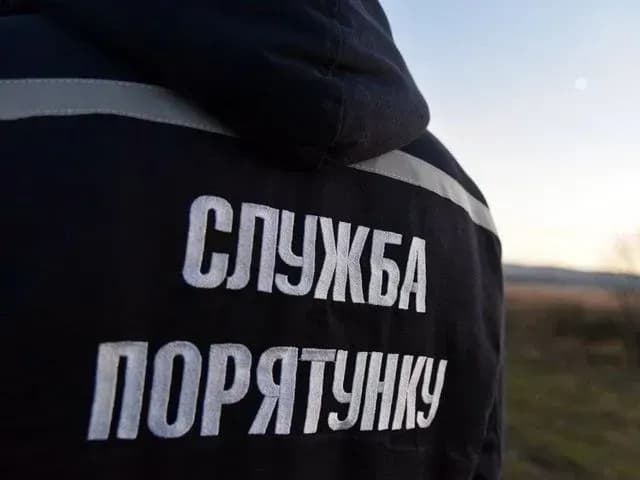 В Полтаве обвалилась стена жилого дома, под завалами оказались два человека