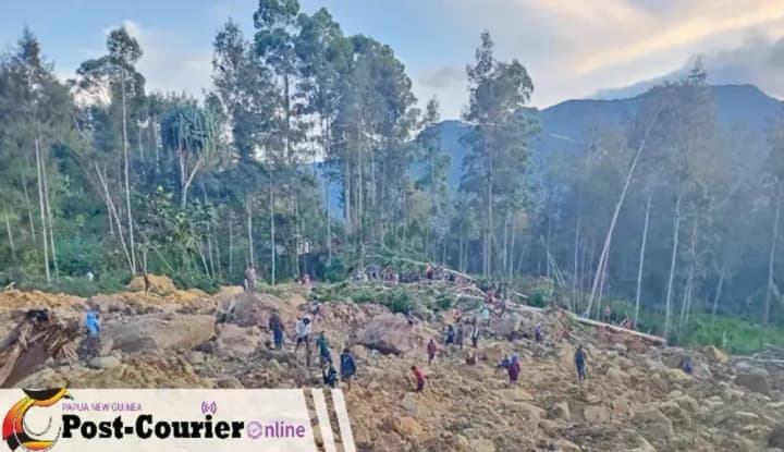 More than 300 people buried in landslide in Papua New Guinea