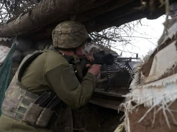 рф продовжує спроби просунутись вперед з району села Лук’янці – триває бій