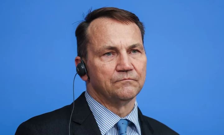 Sikorsky: Putin uses traditionalism as a weapon