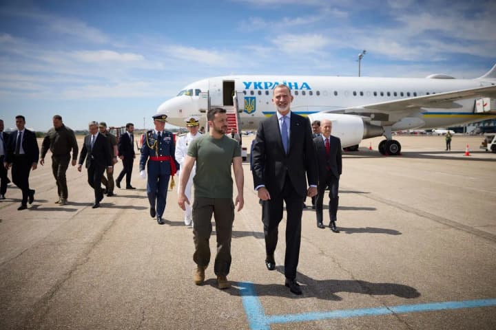 King Felipe VI personally met Zelensky in Spain