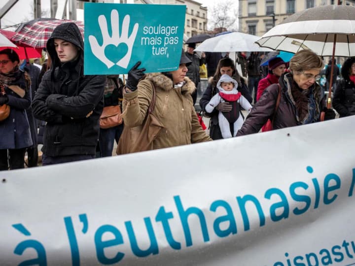 French lawmakers begin two-week debate on euthanasia bill