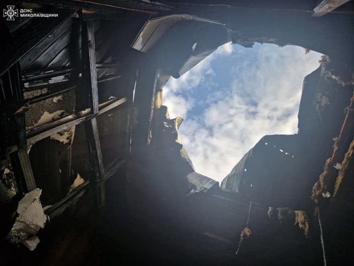 Ворог вранці вдарив по Очакову на Миколаївщині: поцілив в магазин і фітнес-зал