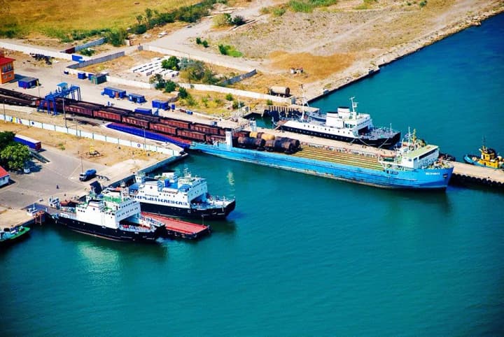 В Керчі через нічну атаку пошкоджені пороми: що відомо 