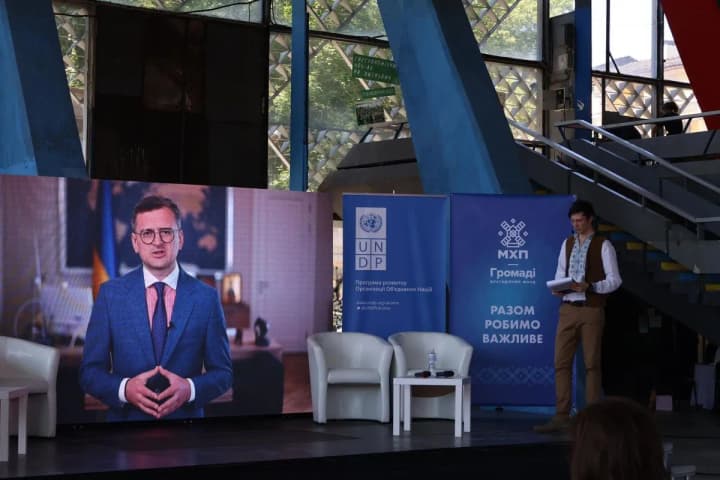 Міцна держава, потужне військо та економічний успіх українців: Кулеба назвав компоненти збереження національної ідентичності