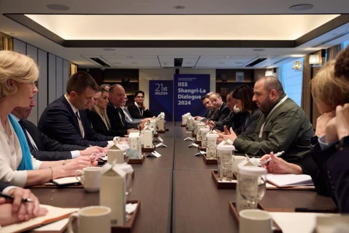 Умєров закликав світові оборонні компанії інвестувати у виробництво зброї в Україні