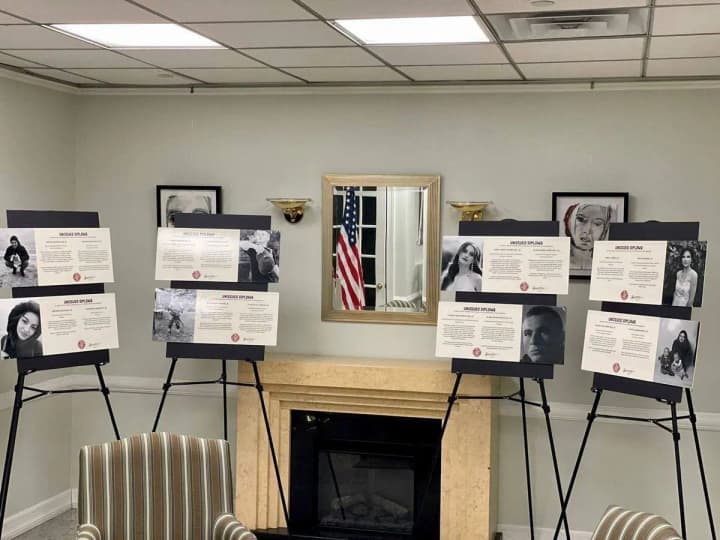 У постійному представництві України при ООН у Нью-Йорку відкрили виставку "Щоденники війни: непочуті голоси українських дітей" 