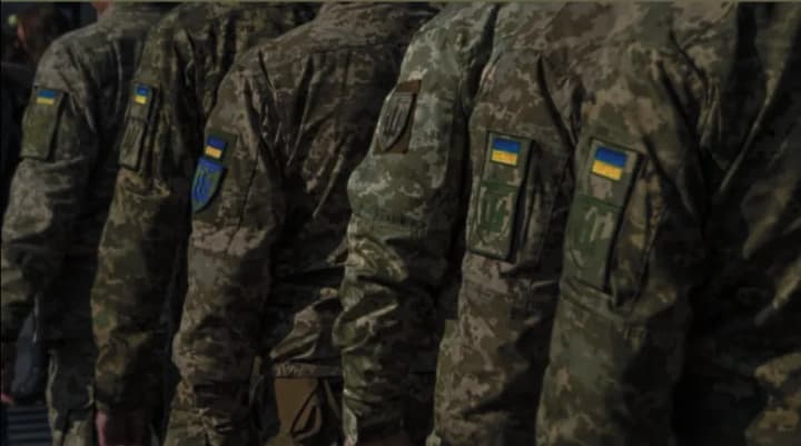 В Киеве гражданский ударил работника ТЦК: нападавшим оказался бывший военный, сбежавший из части