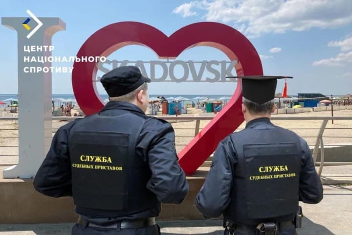 The invaders began training "bailiffs" in a fictional " Technical University”