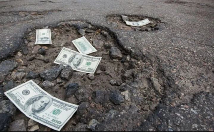 On the level of a dollar millionaire: the agricultural company of the exregional and former Secretary of the national security and Defense Council destroys a rural road, and is not eager to repair it