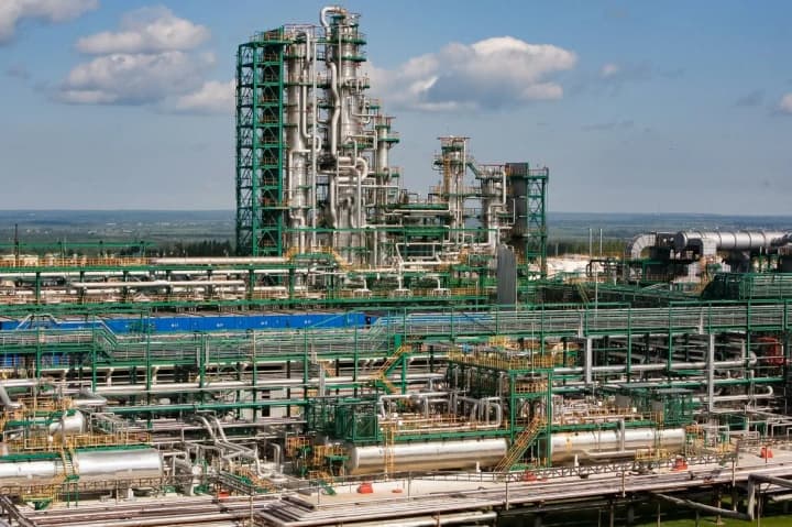 Drones tried to attack refineries in the Yaroslavl region of the Russian Federation - rossmi