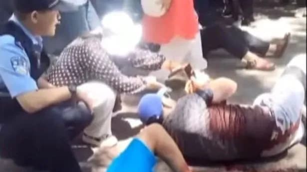 Четверо американських вчителів отримали ножові поранення в результаті нападу з ножем в Китаї